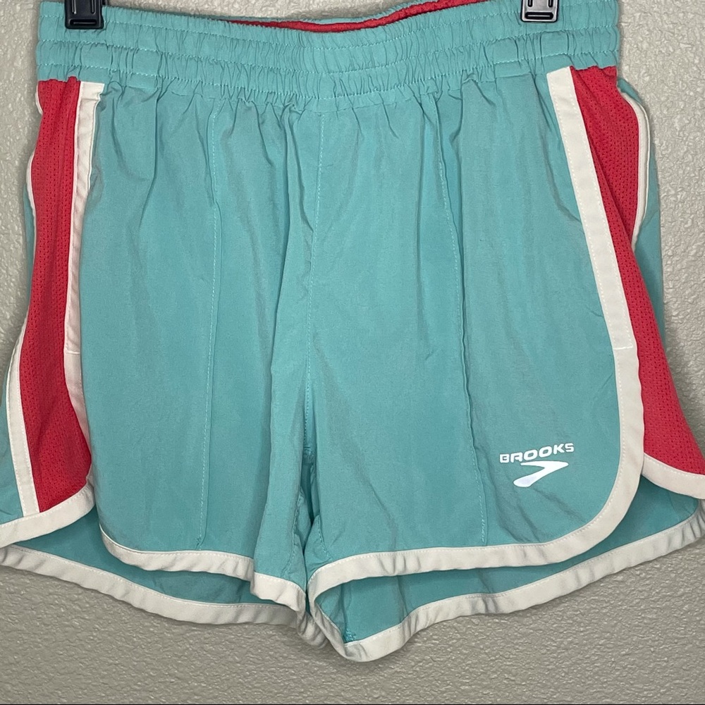 Brooks Mint color sport shorts size XS